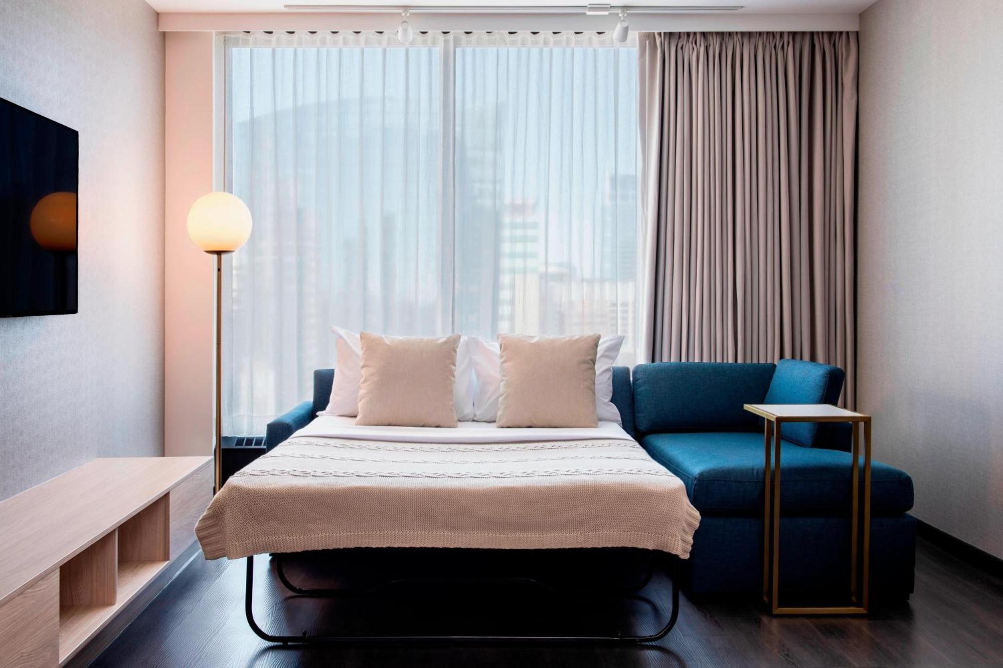 Hotel By Marriott Downtown/beltline District 3*