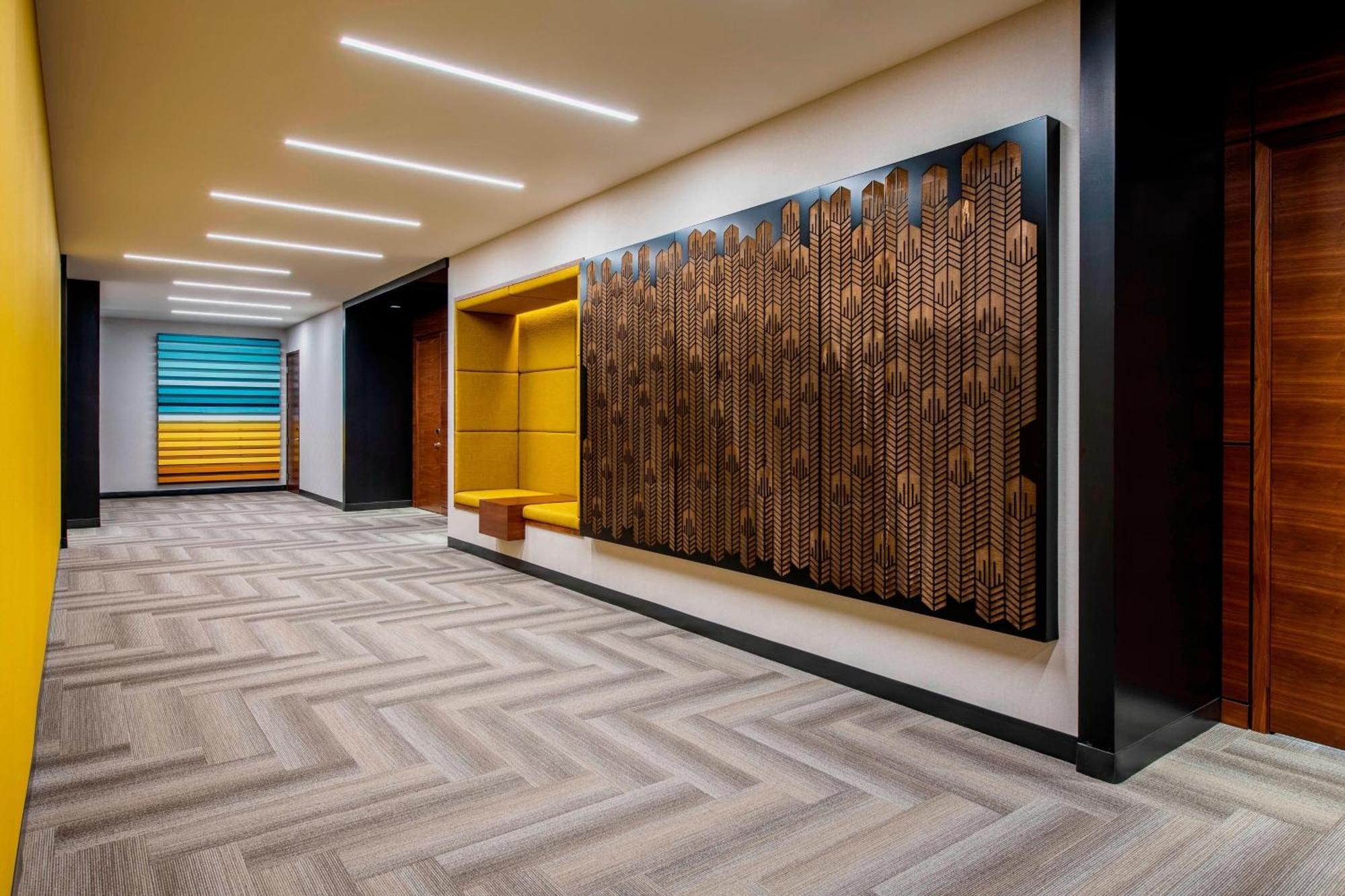 By Marriott Downtown/beltline District Hotel 3*